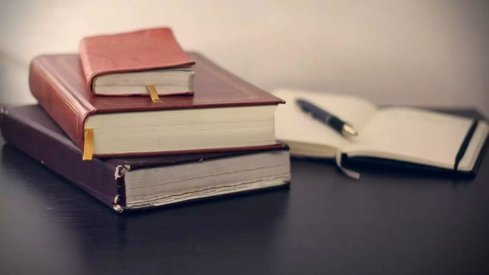 4 Instances When it's Crucial to Call an Attorney 3 4 Instances When it's Crucial to Call an Attorney 2