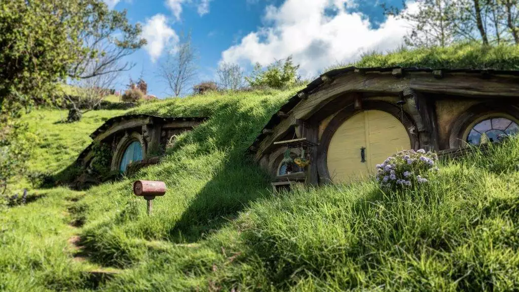 how to build a hobbit house