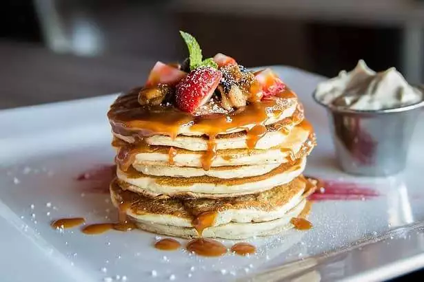 what to eat with pancakes