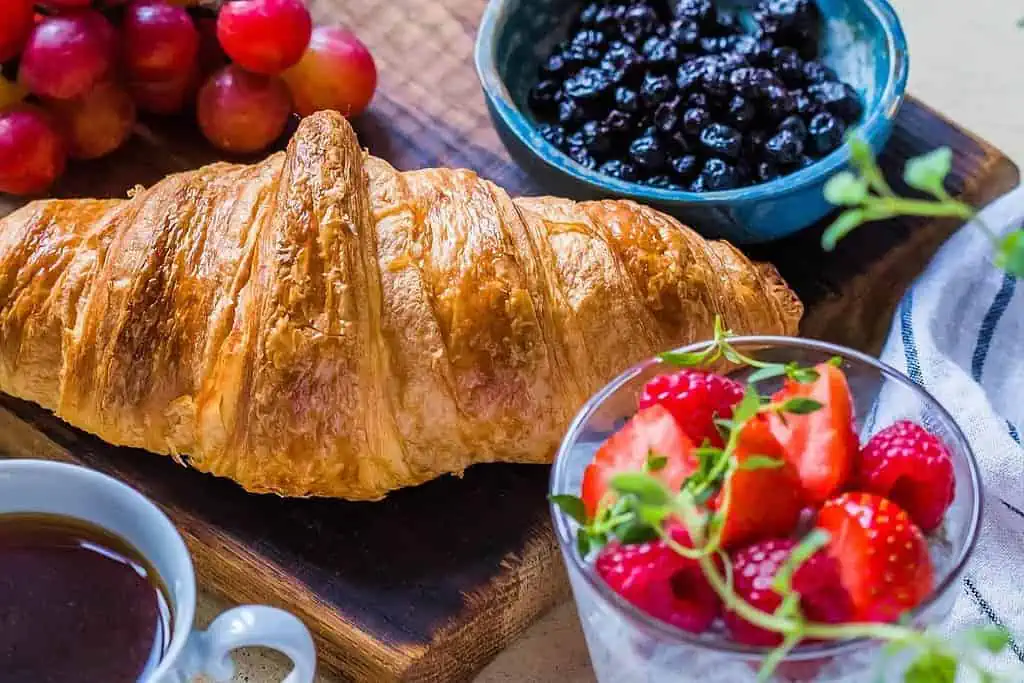 What to Eat with Croissants: Tasty Duos 2 what to eat with croissants