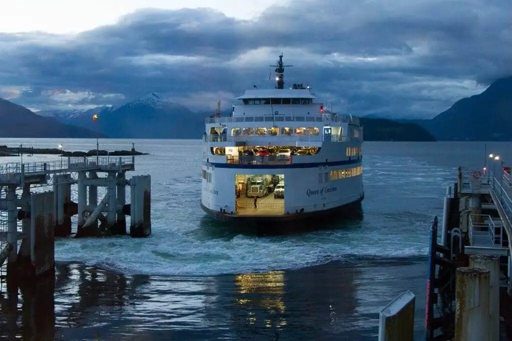Tips and Insights for Your Athens to Santorini Ferry Trip! 9 Tips and Insights for Your Athens to Santorini Ferry Trip! 8