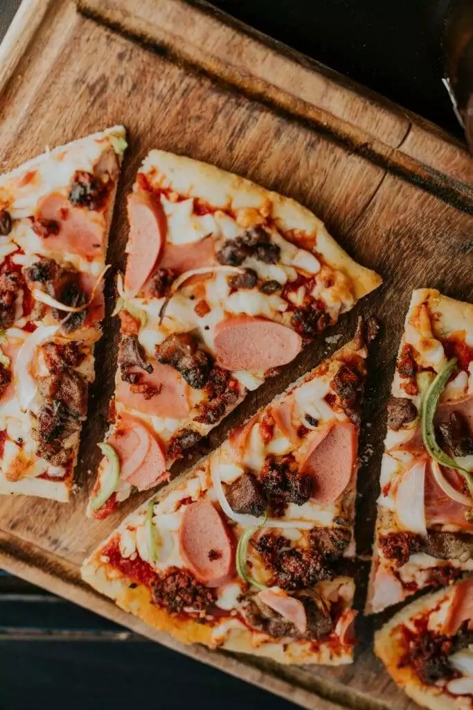 Why Is Little Caesars So Cheap: 5 Interesting Reasons? 6 cheap little caesars