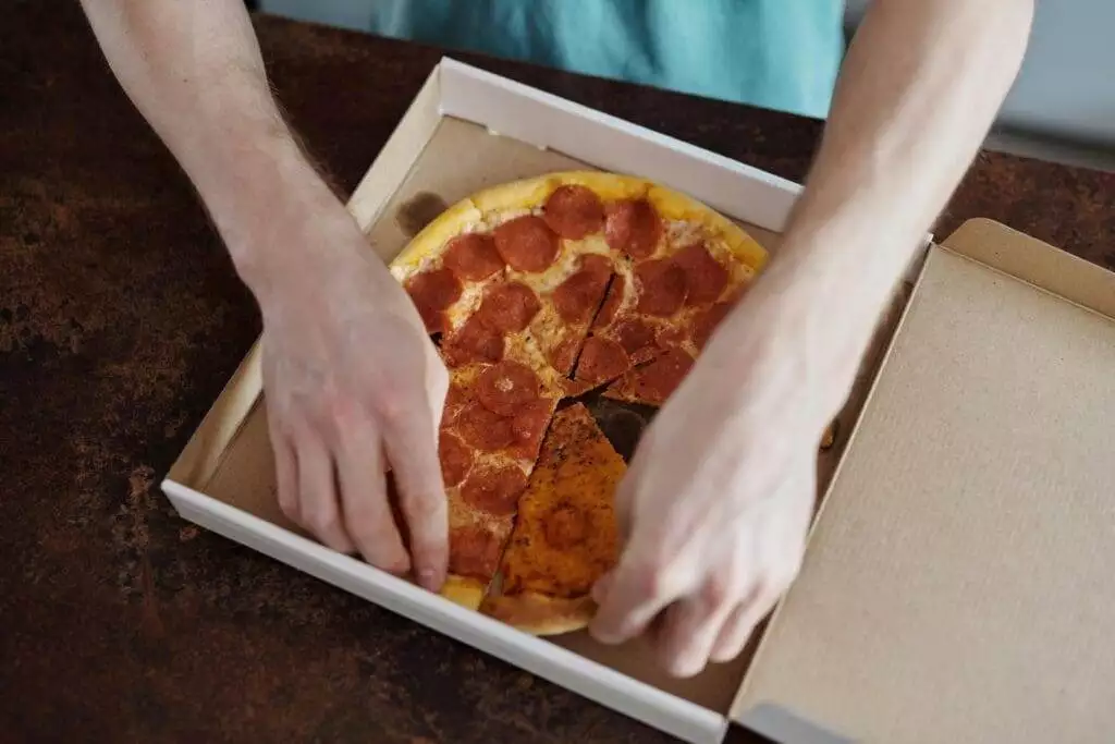 Why Is Little Caesars So Cheap: 5 Interesting Reasons? 4 little caesars