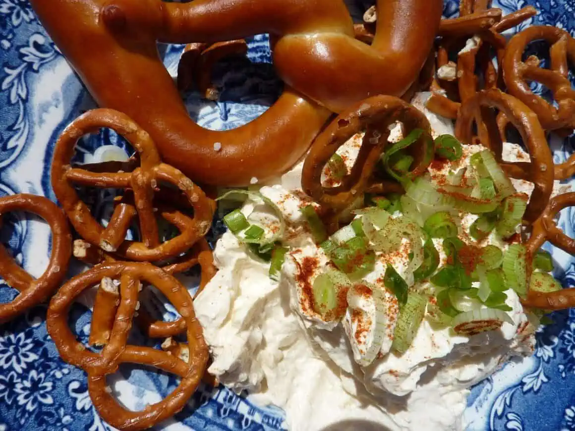 What To Eat With Pretzels: Must-Try Yummy Combinations 9 What to eat pretzels with