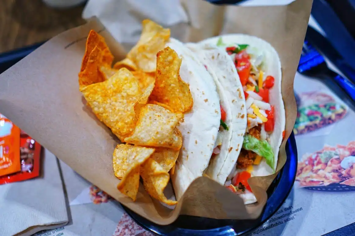What to Eat With Tzatziki Sauce? 5 pita chips