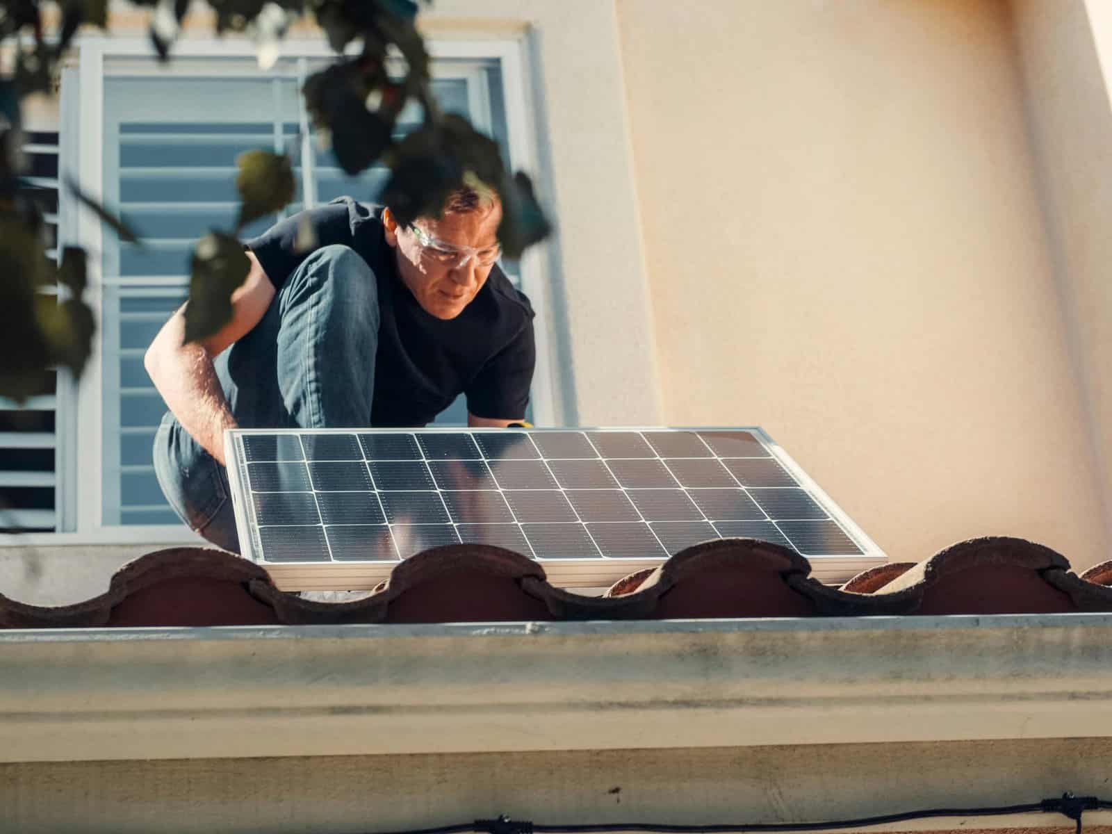 Home Icy 46 Solar panel installation on a rooftop for renewable energy.