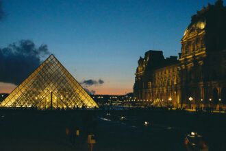 louvre pyramid